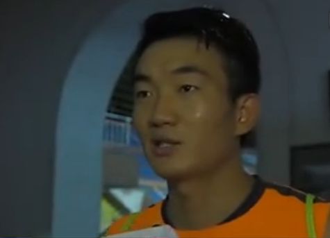 该记者表示，琼阿梅尼已经和球队一起合练，目标是在周日的比赛中复出。